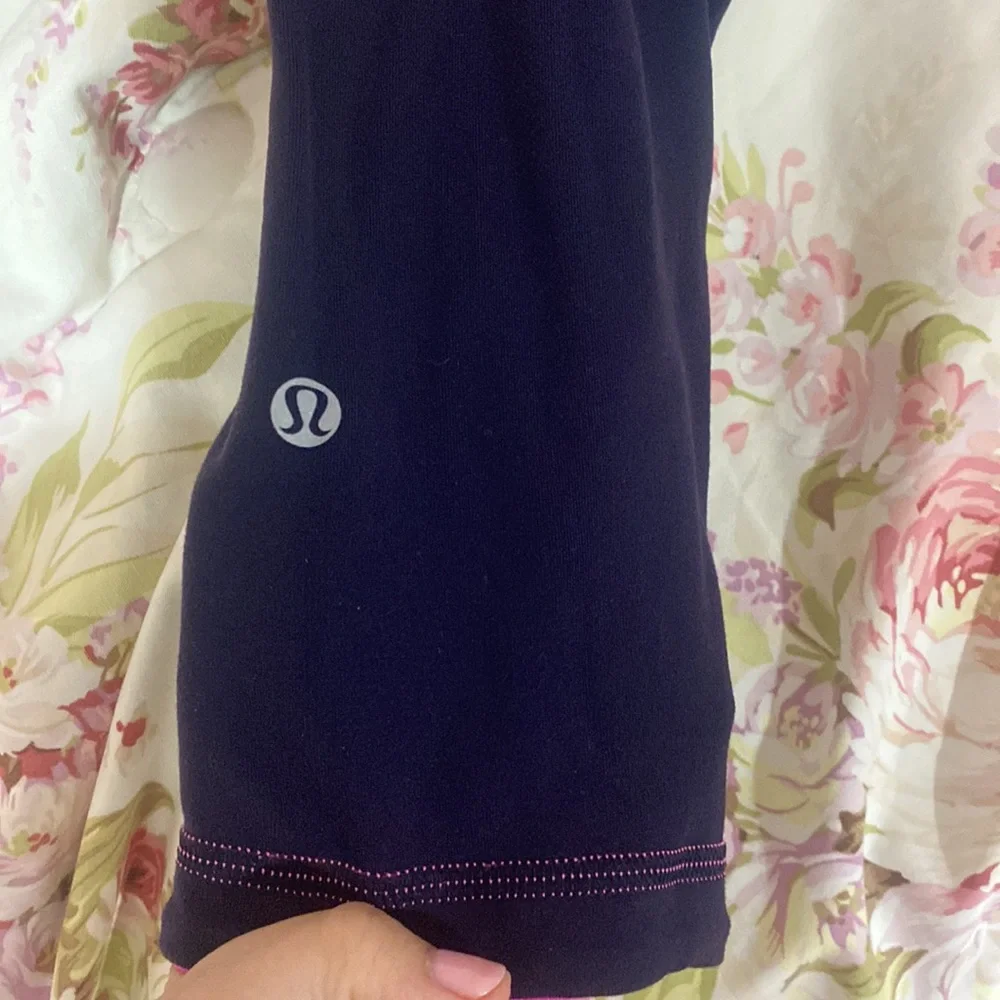reversible Lululemon capri leggings - Picture 3 of 5